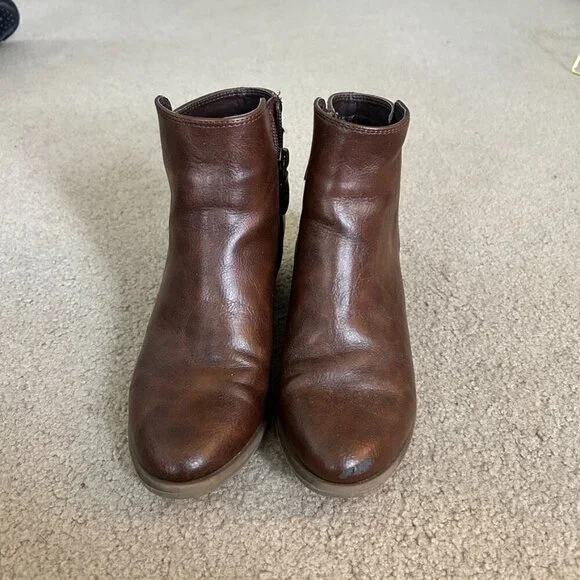 brown booties with buckle - Picture 4 of 6